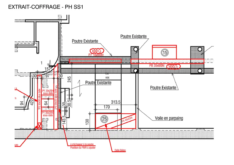 Extrait de coffrage du PH SS1 (micro-chantier MC04) : poutres neuves insérées entre les poutres existantes et les voiles en parpaing conservés.