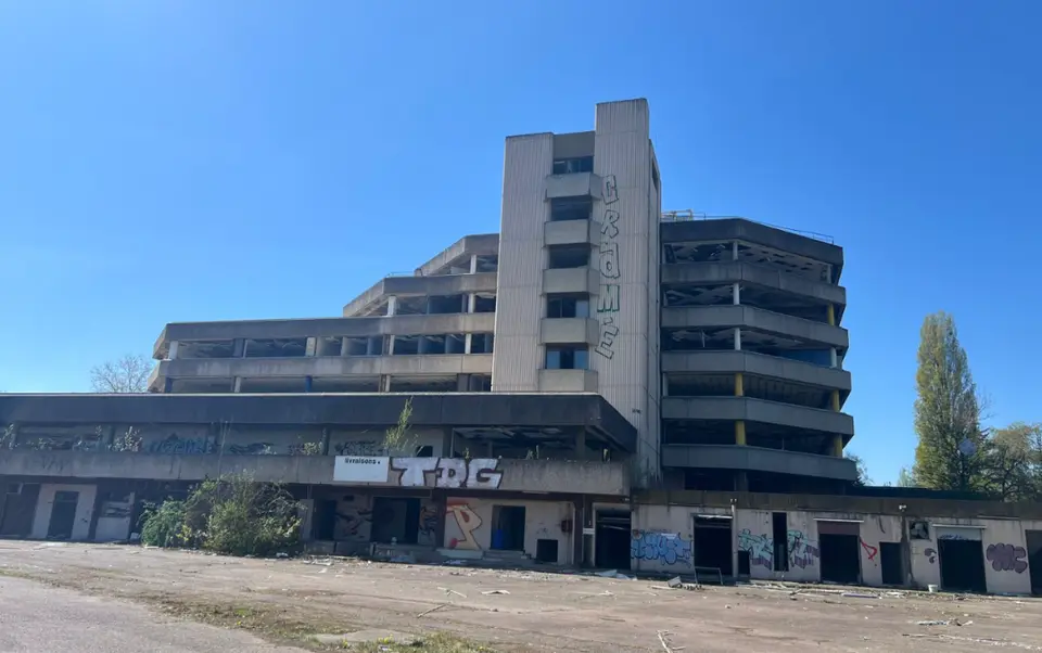 L'objet de l'étude : le bâtiment ex-CARSAT existant et les documents de récolement analysés, confirmés par visite sur site.